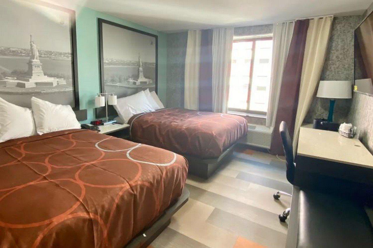 Super 8 By Wyndham Brooklyn Williamsburg Hotel นิวยอร์ก ภายนอก รูปภาพ