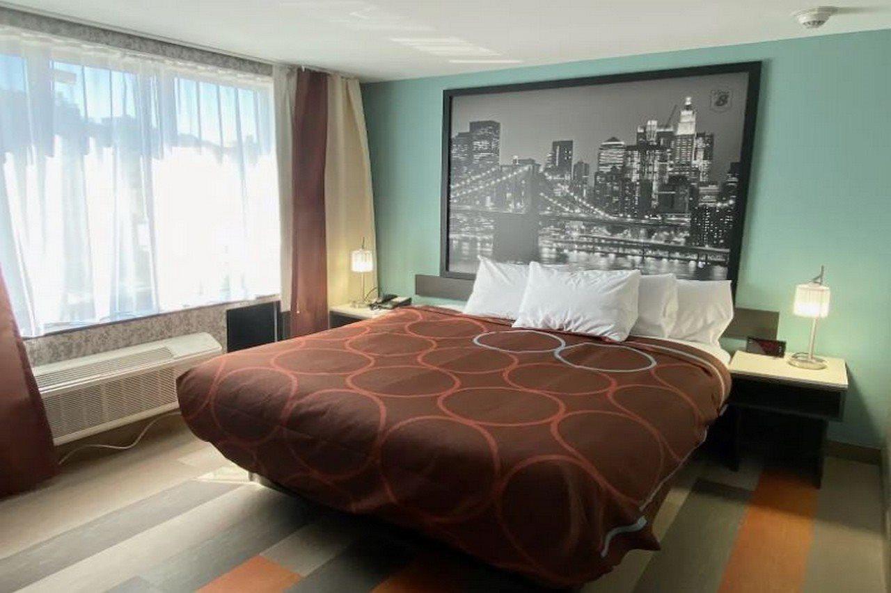 Super 8 By Wyndham Brooklyn Williamsburg Hotel นิวยอร์ก ภายนอก รูปภาพ