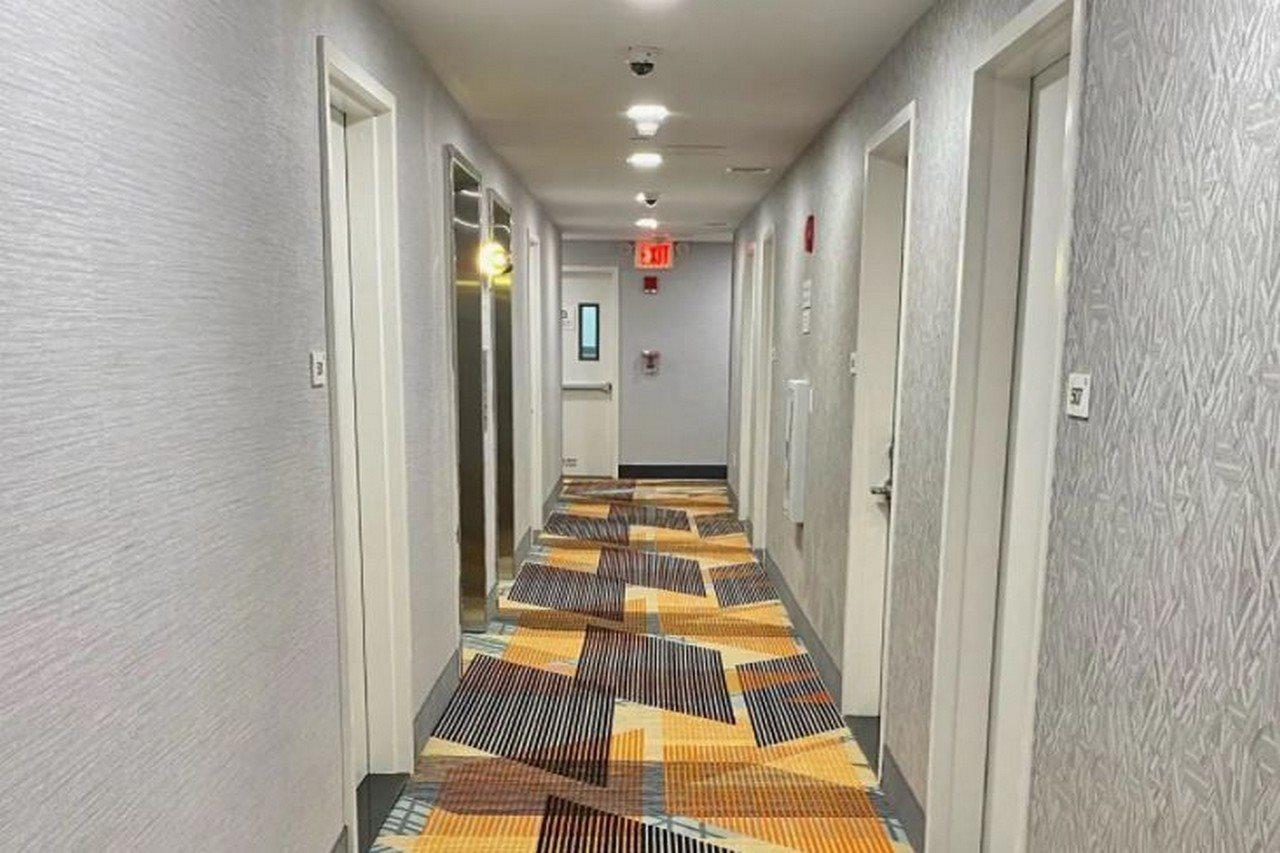 Super 8 By Wyndham Brooklyn Williamsburg Hotel นิวยอร์ก ภายนอก รูปภาพ