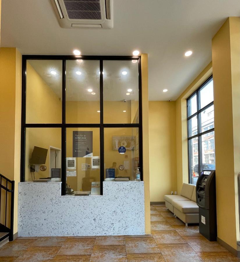 Super 8 By Wyndham Brooklyn Williamsburg Hotel นิวยอร์ก ภายนอก รูปภาพ