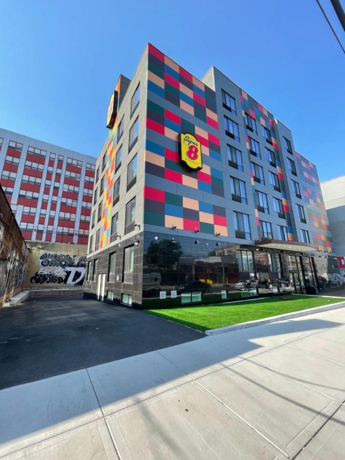 Super 8 By Wyndham Brooklyn Williamsburg Hotel นิวยอร์ก ภายนอก รูปภาพ